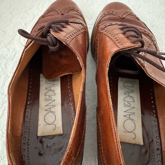 Vintage Joan & David Woman’s Brown Leather wing tip Shoes - Picture 3 of 5